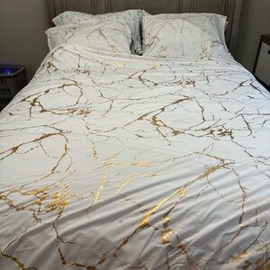 Duvet Cover only. Gold marble and white duvet.